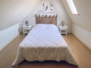 1 bedroom, iron/ironing board, WiFi