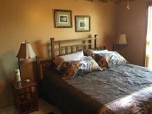 3 bedrooms, desk, free WiFi, bed sheets