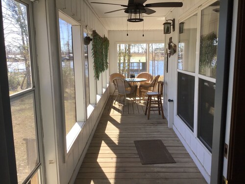 WATERFRONT PARADISE NEAR SEMINOLE STATE PARK