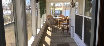 WATERFRONT PARADISE NEAR SEMINOLE STATE PARK