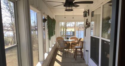 WATERFRONT PARADISE NEAR SEMINOLE STATE PARK