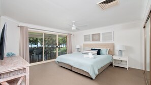 6 bedrooms, iron/ironing board, free WiFi, bed sheets