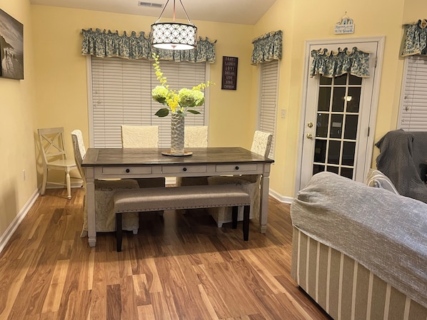 Dining - 3BD-2BA 2nd flr Dreamy Rehoboth Beach Getaway (Rehoboth Beach)
