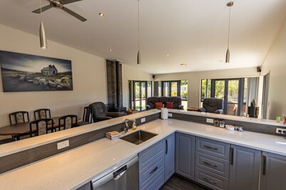 Time Out on Totara - FREE WIFI