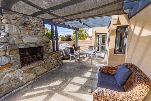 Time Out on Totara II - FREE WIFI