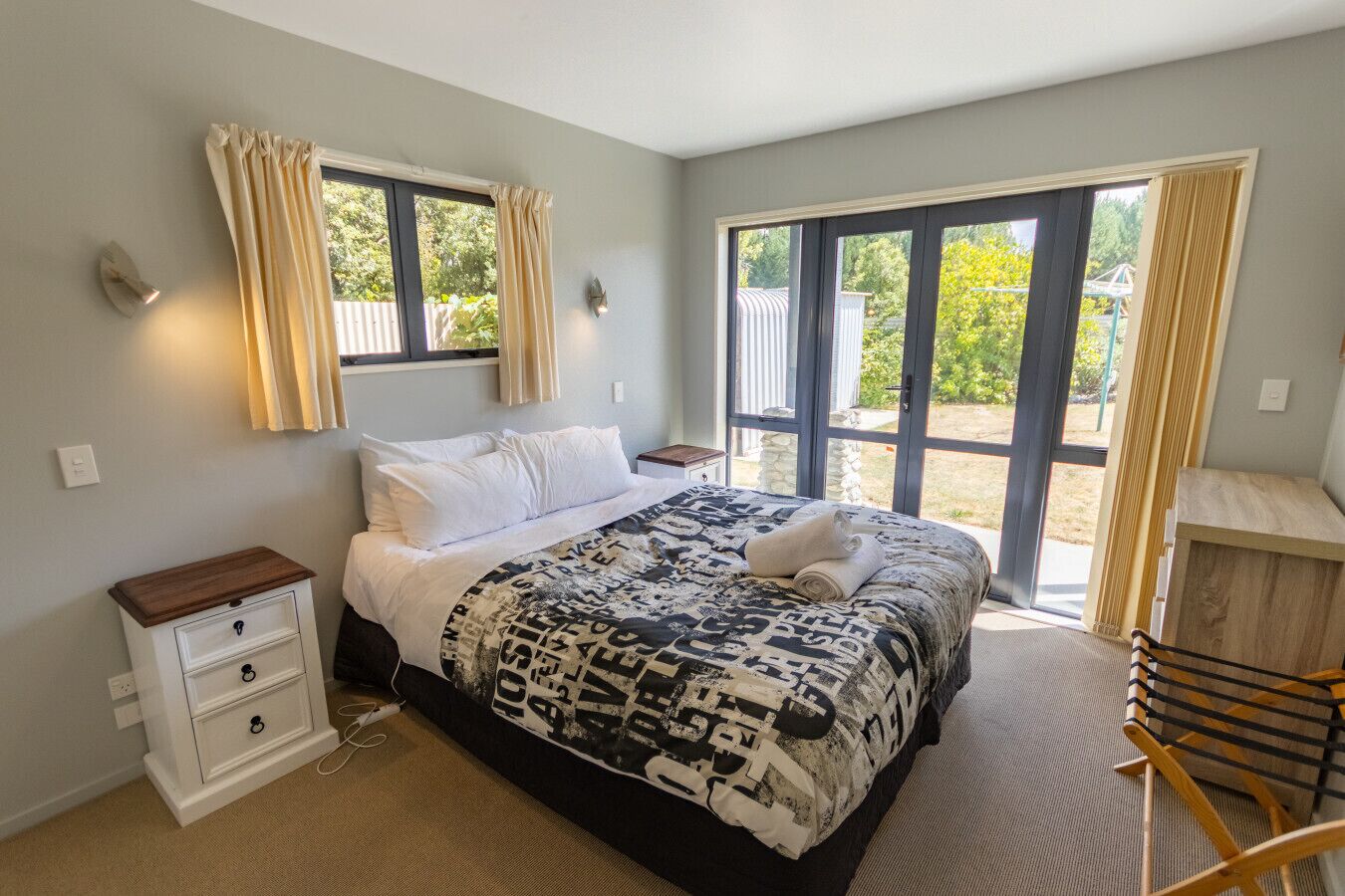 4 室のベッドルーム、WiFi、ベッドシーツ