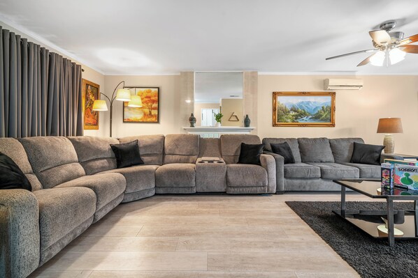 Télévision, table de tennis de table