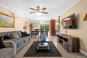 Télévision, table de tennis de table