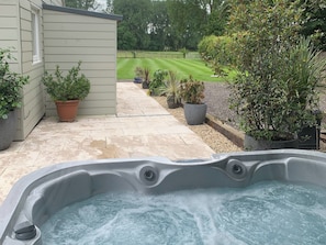 Bain à remous extérieur