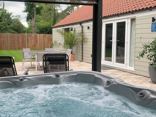 2 bedroom accommodation in Worlington, near Bury St Edmunds