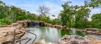COUNTRY COTTAGE - Private Hot Tub and Fire Pit