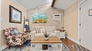 Smart TV, fireplace, Netflix, DVD player