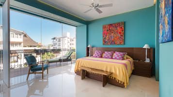 2 bedrooms, desk, iron/ironing board, Internet