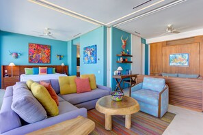 2 habitaciones, escritorio, tabla de planchar con plancha y internet 