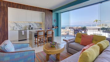 Smart TV, Netflix, DVD player, smart speakers