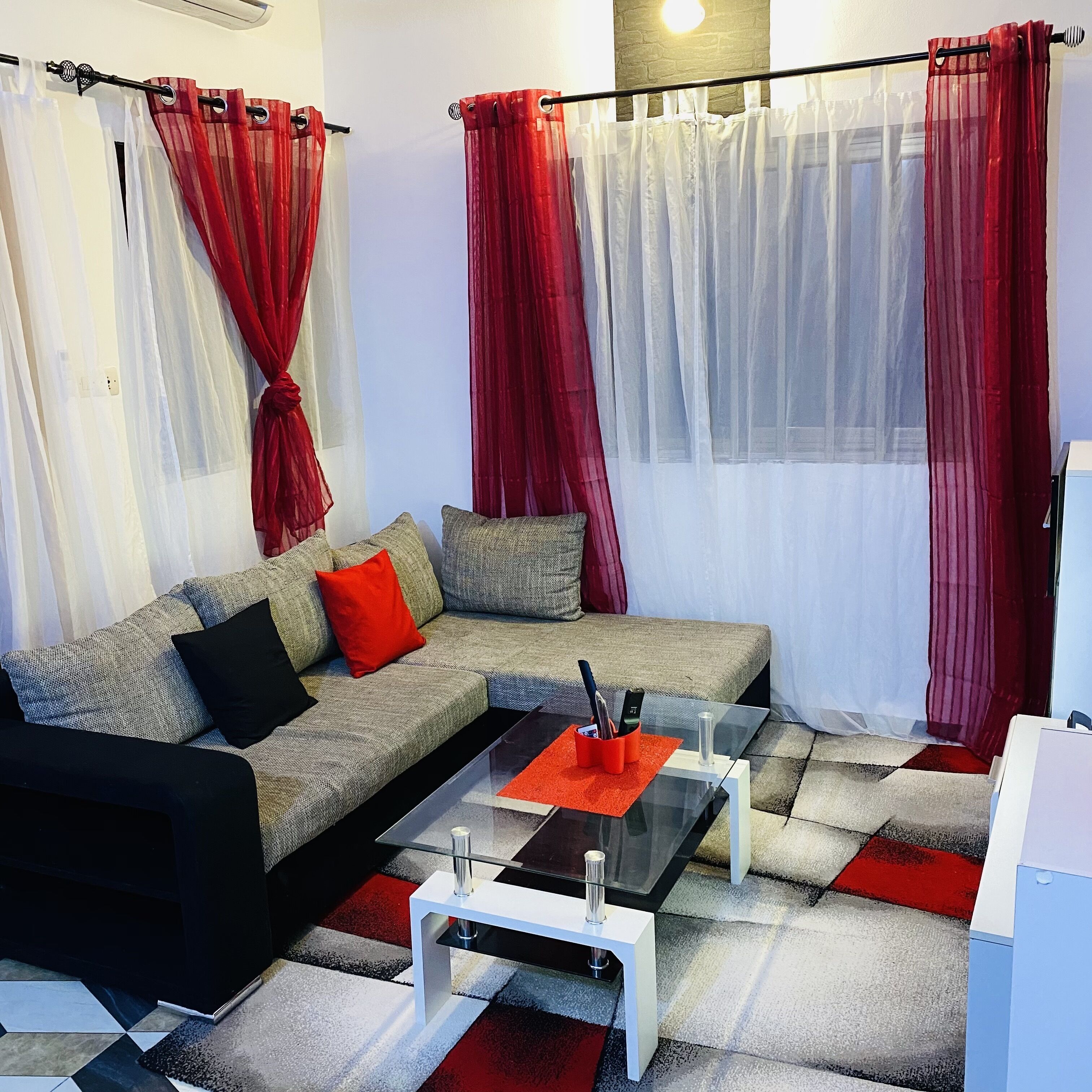 Télévision, chaîne hi-fi