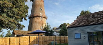 2 bedroom accommodation in Sutton, near Stalham