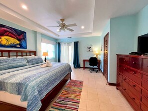 3 habitaciones, tabla de planchar con plancha, cuna de viaje y wifi