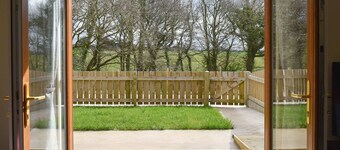 Five Dorchester Drive - UK32043