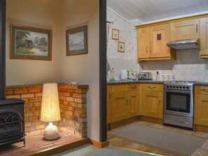 Private kitchen - 2 bedroom accommodation in Ambleside (Ambleside)