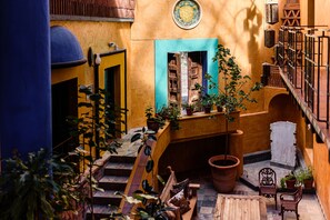 Living area - Riad Mellado by Grupo Afekto (Guanajuato)