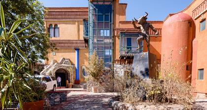 Riad Mellado by Grupo Afekto