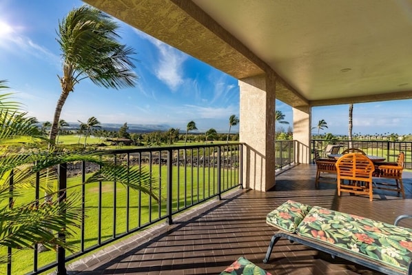 Outdoor dining - Bay Club 2 bedroom Villa the heart of Waikoloa Village Beach-Kailua-Kona Coast (Waikoloa Village)