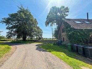 Property grounds - The Boyne Arms Cottage (Burwarton, near Bridgnorth)