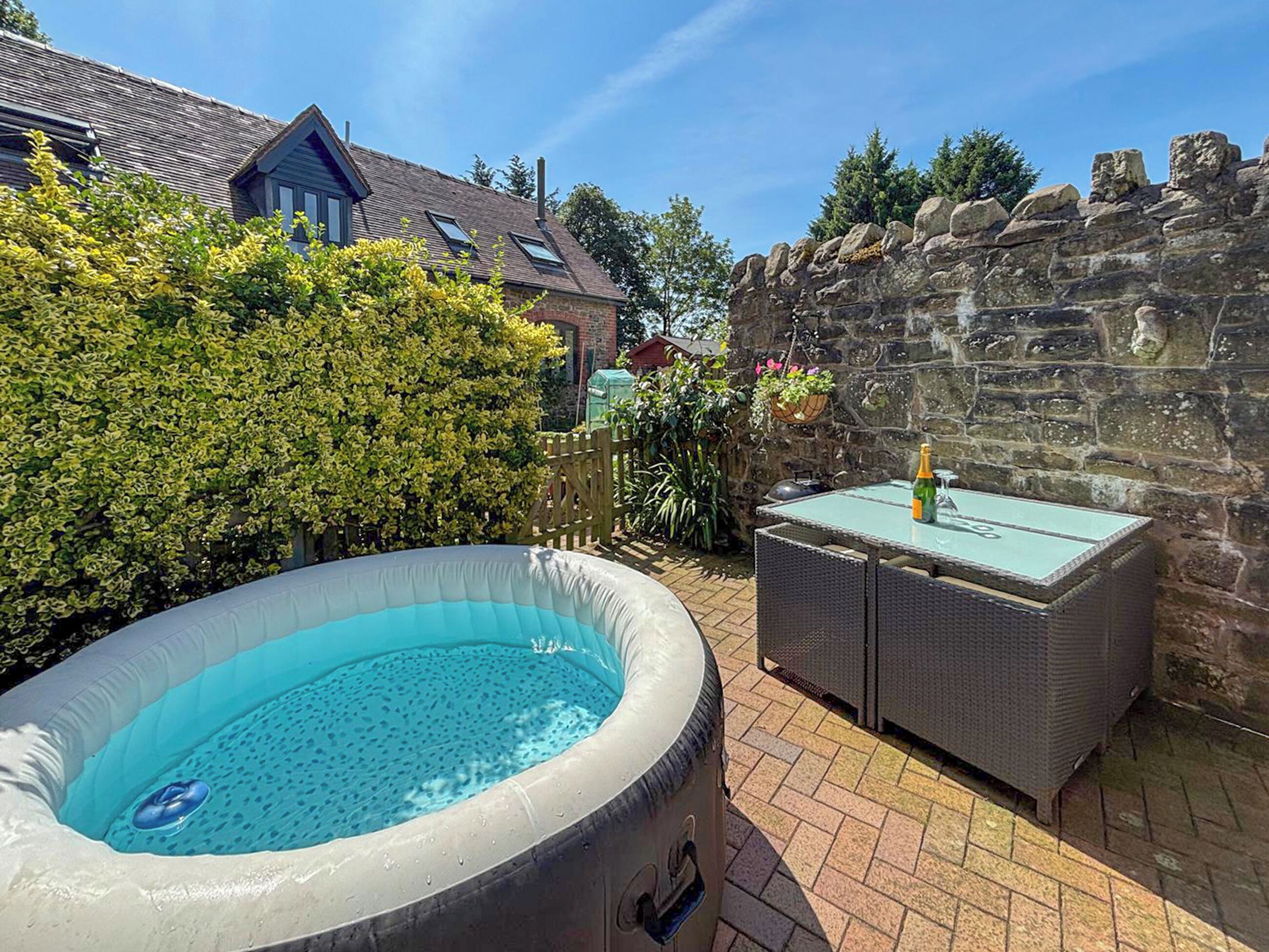 Baignoire à remous extérieure