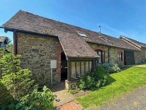 Exterior - The Boyne Arms Cottage (Burwarton, near Bridgnorth)