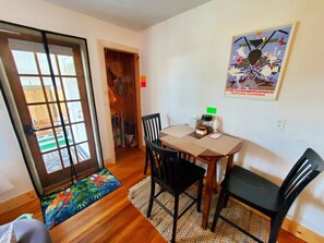 Dining - *Winter Oasis* (Pensacola)