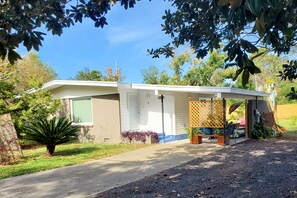 Exterior - *Winter Oasis* (Pensacola)