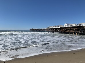 Beach nearby, sun loungers, beach towels