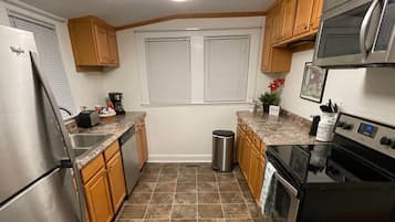 KylskÄp, mikrovÄgsugn, ugn och spishÀll