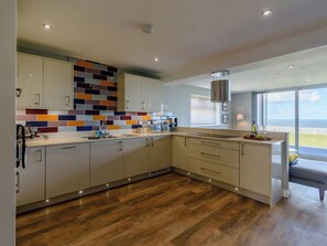 Dishwasher, highchair - 4 bedroom accommodation in Reighton Gap, near Filey (Reighton Gap, near Filey)