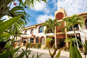 Front of property - Bungalows Maria Teresa (Rincón de Guayabitos)