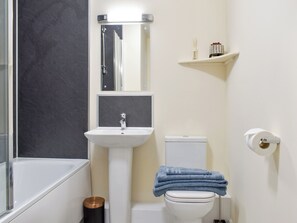 Towels - Three Dorchester Drive - UK32039 (Whitechapel, near Longridge)
