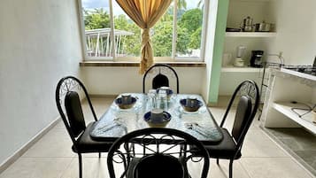 普通客房, 2 張加大雙人床, 泳池景觀 | 客房景觀