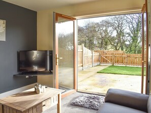 TV - One Dorchester Drive - UK32037 (Whitechapel, near Longridge)