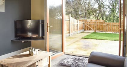 One Dorchester Drive - UK32037