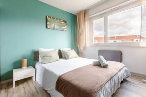 1 bedroom, desk, soundproofing, iron/ironing board - Green Jewel in Colmar (Colmar)