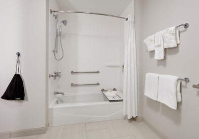 Holiday Inn Express Kermit By IHG