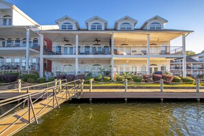 Exterior - Lakeside Retreat mins to Downtown/Oaklawn (Hot Springs)