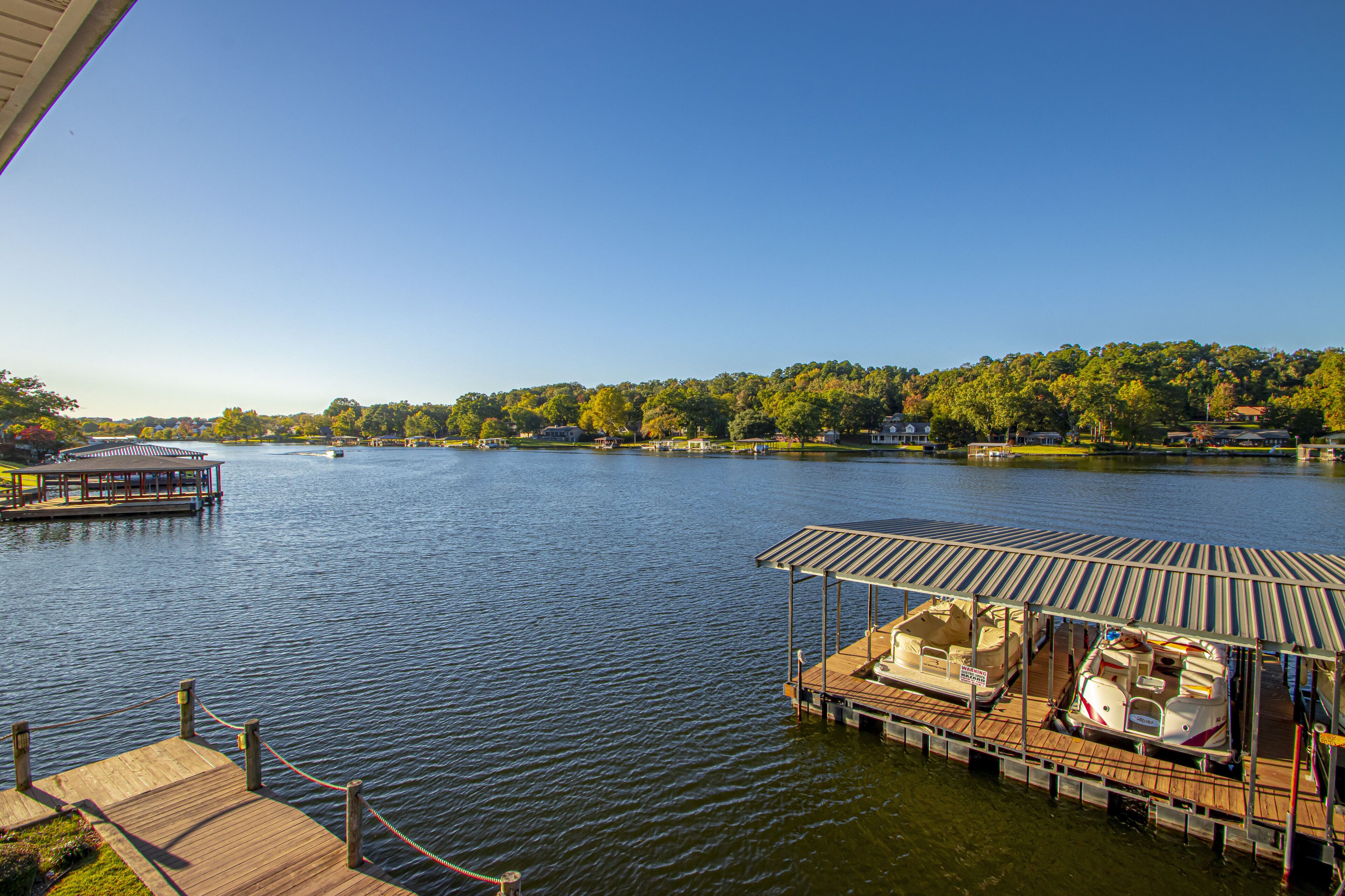 Lakeside Retreat mins to Downtown/Oaklawn