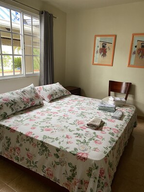 6 bedrooms, WiFi, bed sheets