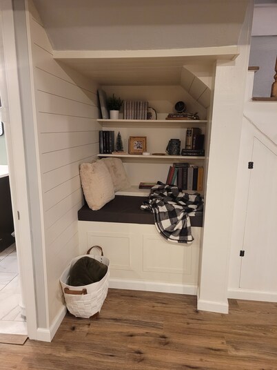 Cozy Basement Apartment (With Private Entrance)