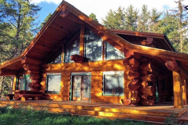 The most beautiful log cabin home in the oceanfront woods of Bandon, OR