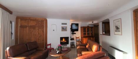 Télévision, cheminée