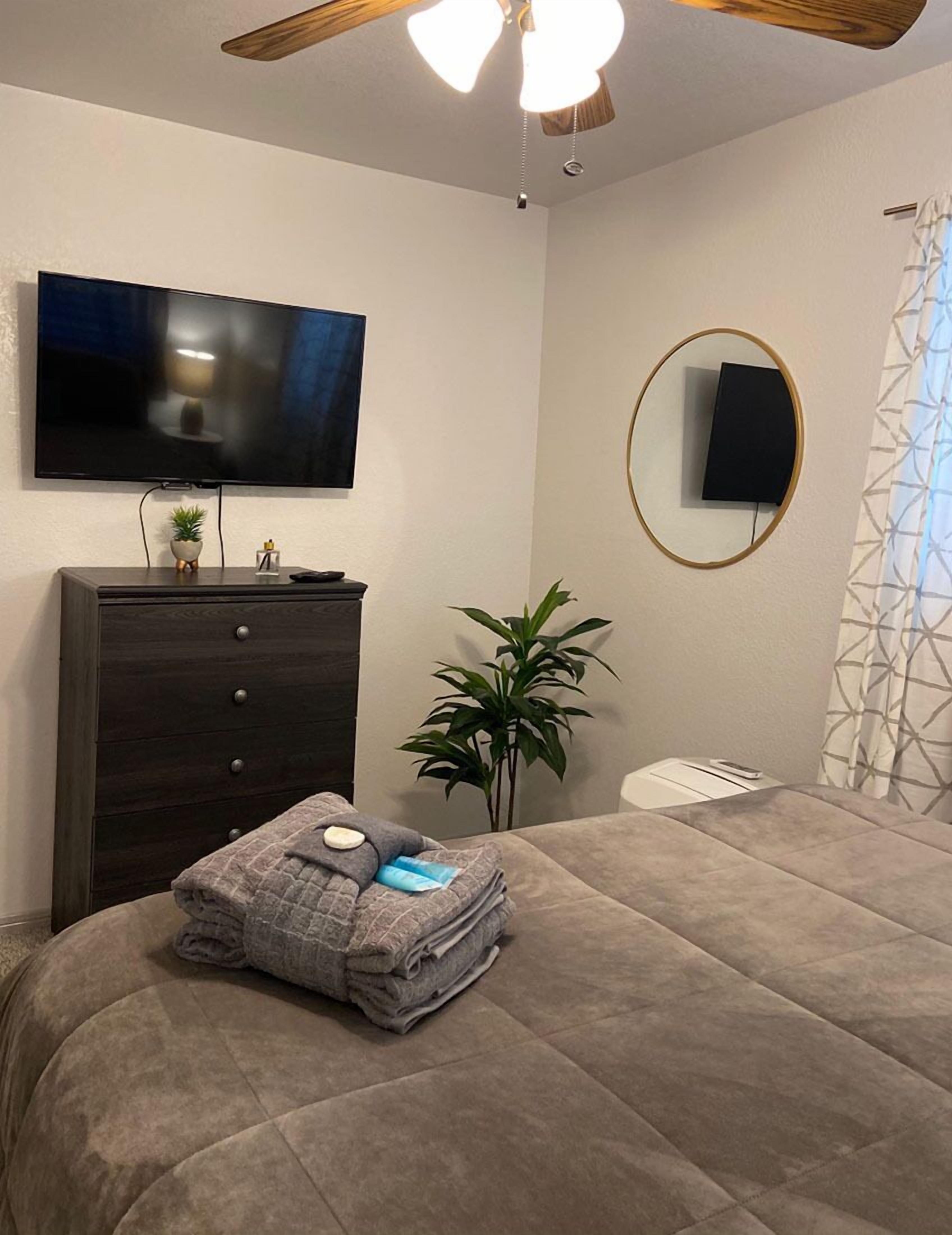 2 bedrooms, iron/ironing board, free WiFi, bed sheets