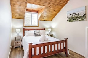 3 chambres, fer et planche à repasser, Wi-Fi, draps fournis